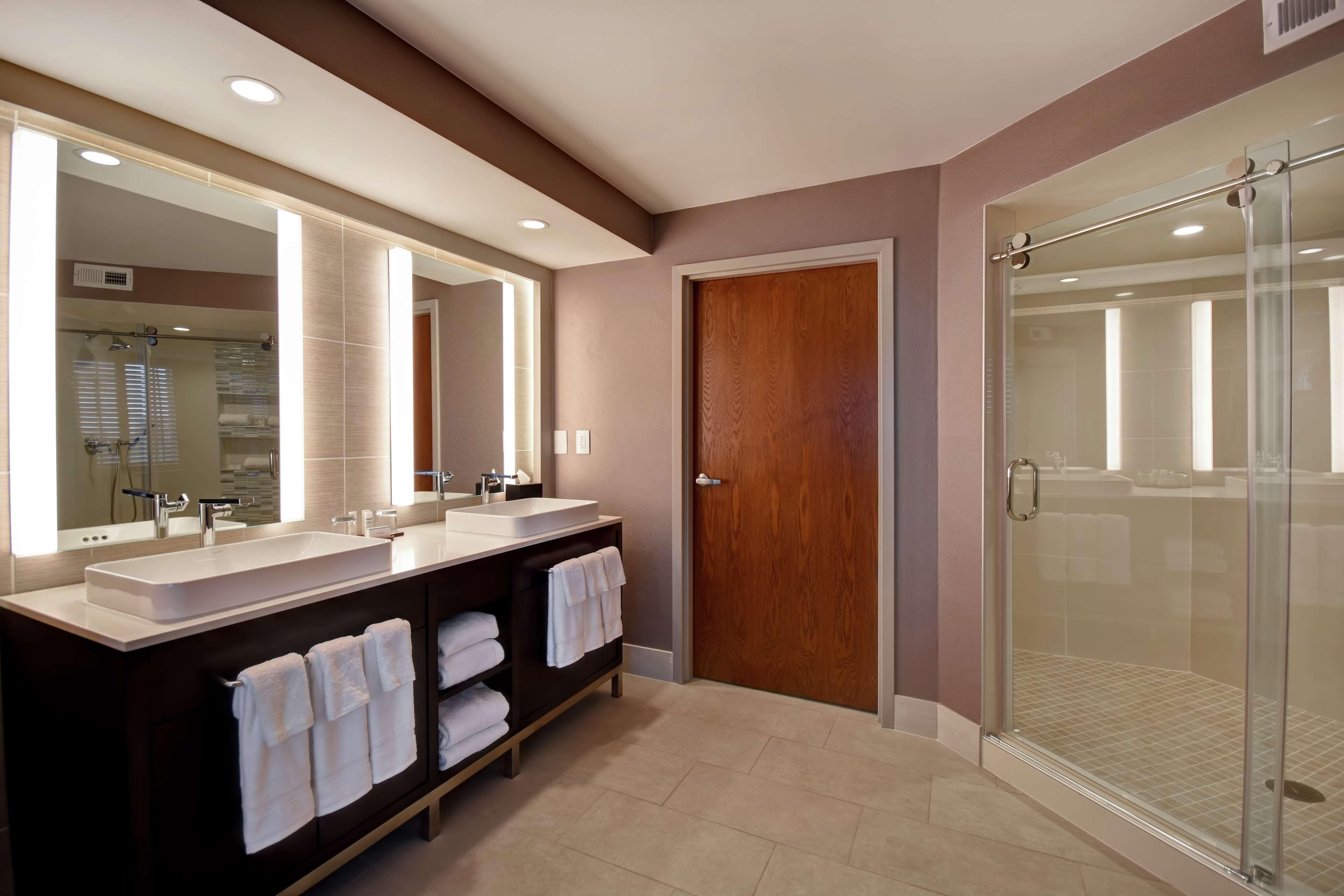 Embassy Suites By Hilton Raleigh Durham Research Triangle Кері Екстер'єр фото