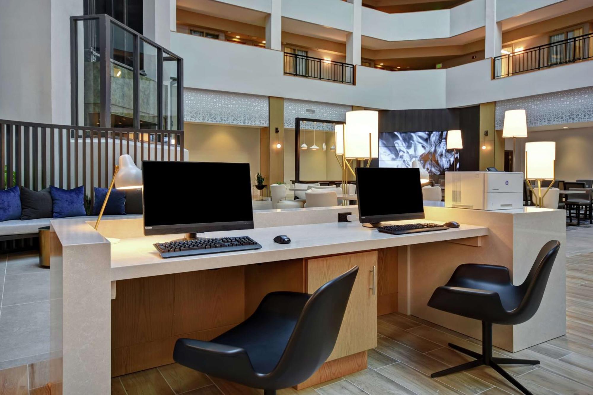 Embassy Suites By Hilton Raleigh Durham Research Triangle Кері Екстер'єр фото